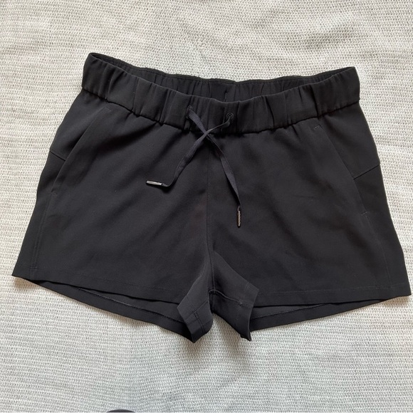 Lululemon On The Fly Short *Woven *2.5" - Picture 5 of 5